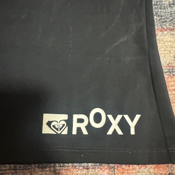 RARE VINTAGE Roxy Black Short Sleeve Rash Guard - Picture 2 of 3